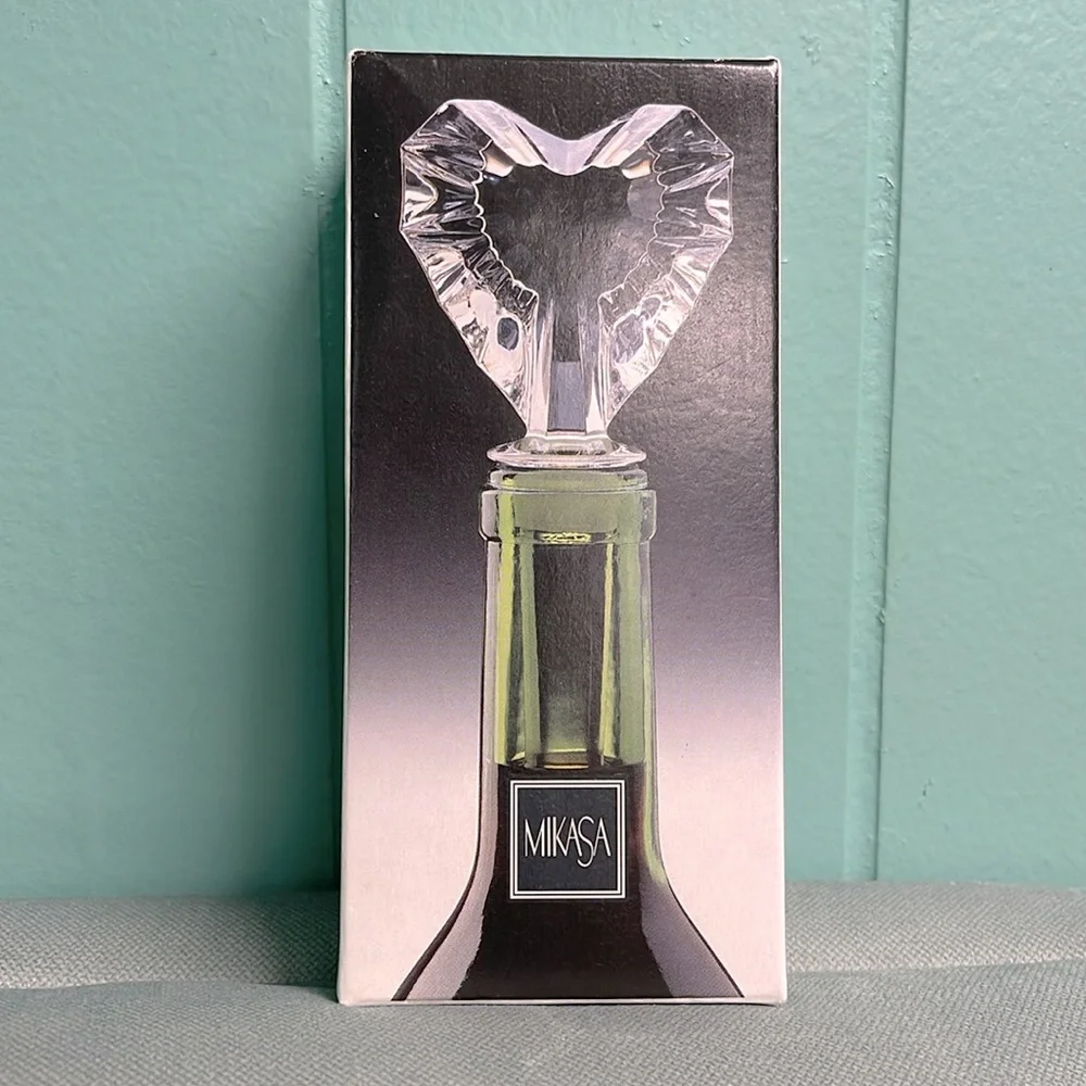 BNWT MIKASA VENUS HEART FULL LEAD CRYSTAL BOTTLE STOPPER MADE IN AUSTRIA IN BOX